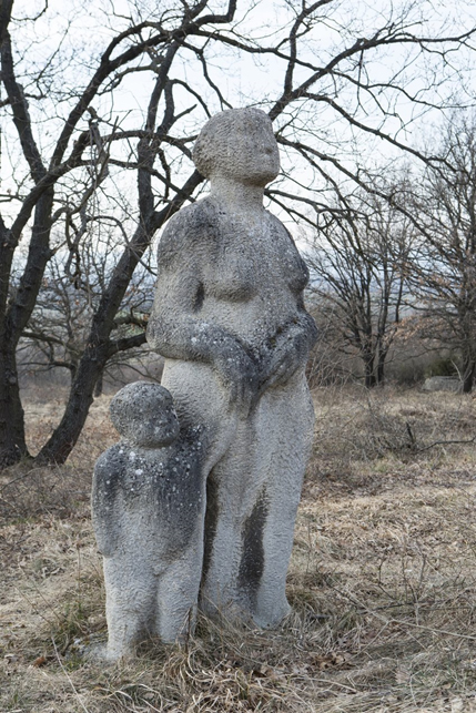 Orchidea, 1985 Gesso patinato, 48x28x12 cm. Provenienza Milano, Collezione privata. Opera archiviata presso Associazione Culturale Dino Paolini Scultore, Milano Esposizioni 14 aprile - 8 maggio 2016 Teatro Dal Verme, Sala Terrazzo, Milano