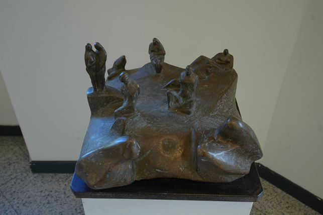 Composizione nella terra madre, 1978 Bronzo con basamento, 24x36x35 cm Provenienza Milano, Collezione privata. Opera archiviata presso Associazione Culturale Dino Paolini Scultore, Milano Esposizioni 14 aprile - 8 maggio 2016 Teatro Dal Verme, Sala Terrazzo, Milano