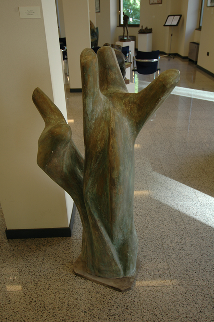 Verso l’alto, 1993 Gesso patinato, 127x67x34 cm Provenienza Milano, Collezione privata Opera archiviata presso Associazione Culturale Dino Paolini Scultore, Milano Esposizioni 14 aprile - 8 maggio 2016 Teatro Dal Verme, Sala Terrazzo, Milano Provenienza Milano, Collezione privata Opera archiviata presso Associazione Culturale Dino Paolini Scultore, Milano Esposizioni 14 aprile - 8 maggio 2016 Teatro Dal Verme, Sala Terrazzo, Milano Provenienza Milano, Collezione privata. Opera archiviata presso Associazione Culturale Dino Paolini Scultore, Milano Esposizioni 14 aprile - 8 maggio 2016 Teatro Dal Verme, Sala Terrazzo, Milano