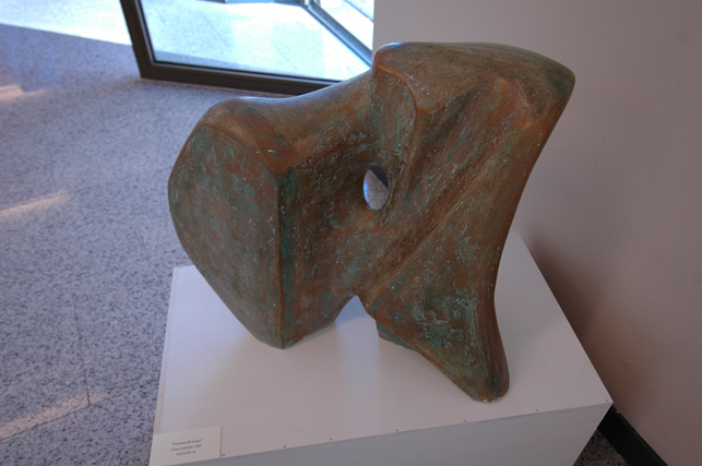 Contrasto, 1998 Gesso patinato, 63x64x33 cm Provenienza Milano, Collezione privata Opera archiviata presso Associazione Culturale Dino Paolini Scultore, Milano Esposizioni 14 aprile - 8 maggio 2016 Teatro Dal Verme, Sala Terrazzo, Milano